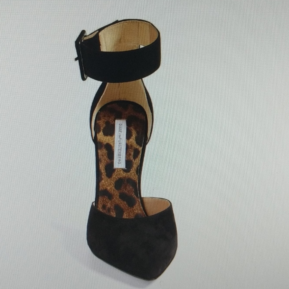 Suede pumps